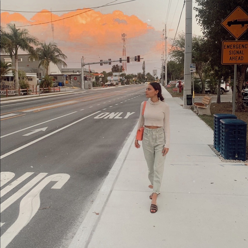 Meet your Posher, Alik